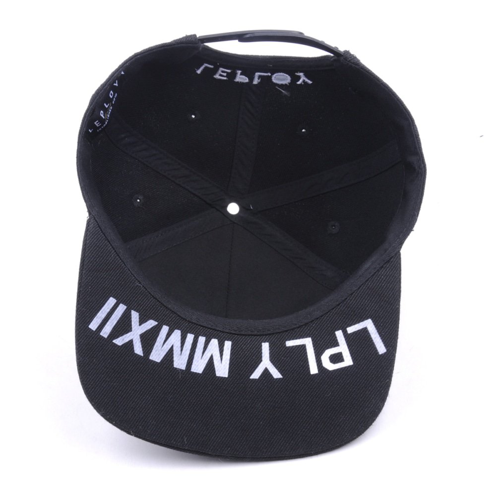 custom 6 panels metal logo snapback caps